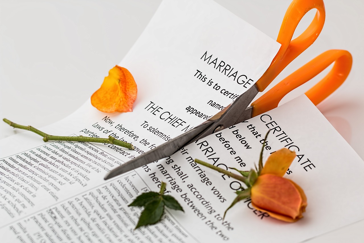 Why You Should Hire A Local Divorce Attorney
